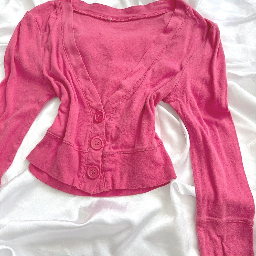Love By Design Pink Cropped Cardigan V-Neck Button Front Long Sleeve Top